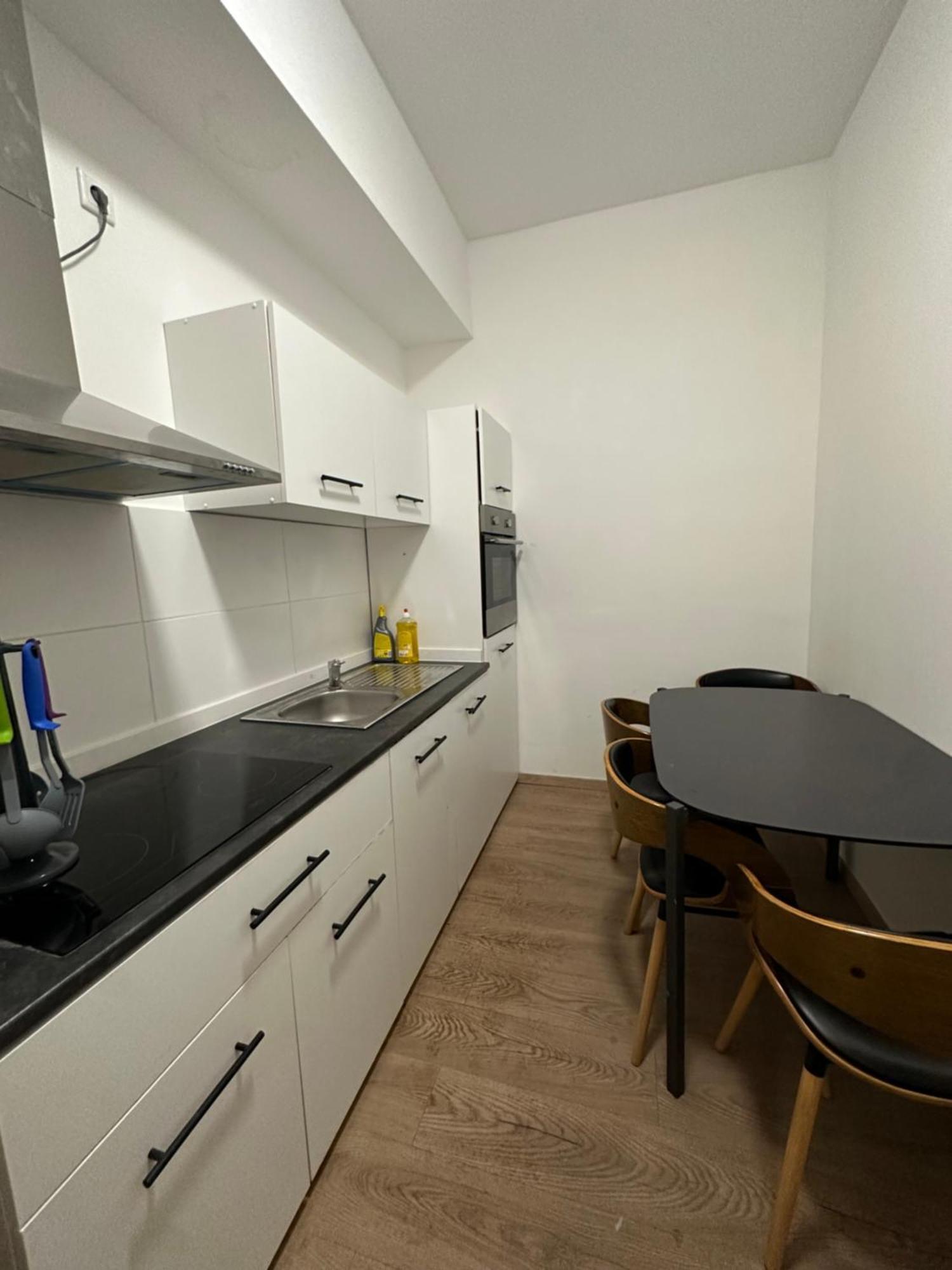 2Schlafenzimmer 5Betten Montuerwhonung Apartment Dusseldorf Exterior photo